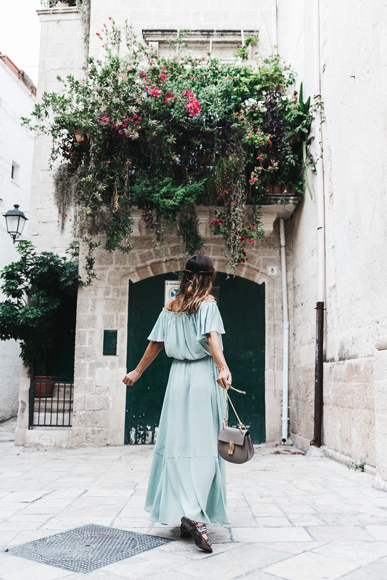 Polignano_A_Mare-Guerlain-Beauty_Road_Trip-Long_Dress-Chole_Bag-Outfit-Street_Style-Italy-2