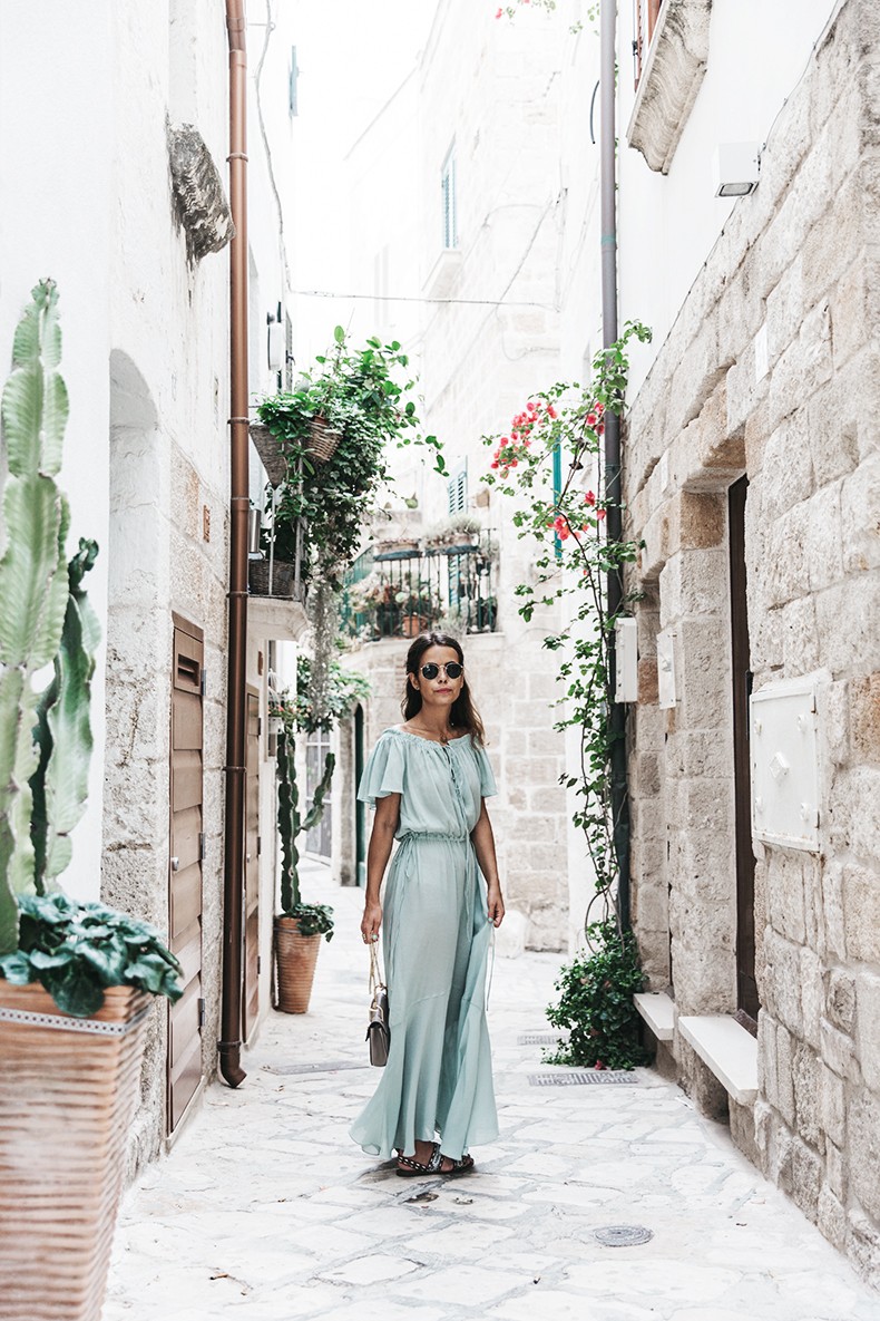 Polignano_A_Mare-Guerlain-Beauty_Road_Trip-Long_Dress-Chole_Bag-Outfit-Street_Style-Italy-9