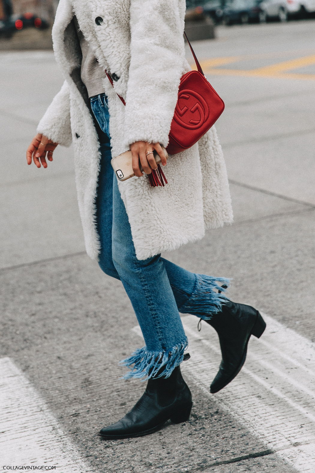 NYFW-New_York_Fashion_Week-Fall_Winter-16-Street_Style-Fur_Coat-White-Fringed_Jeans-2
