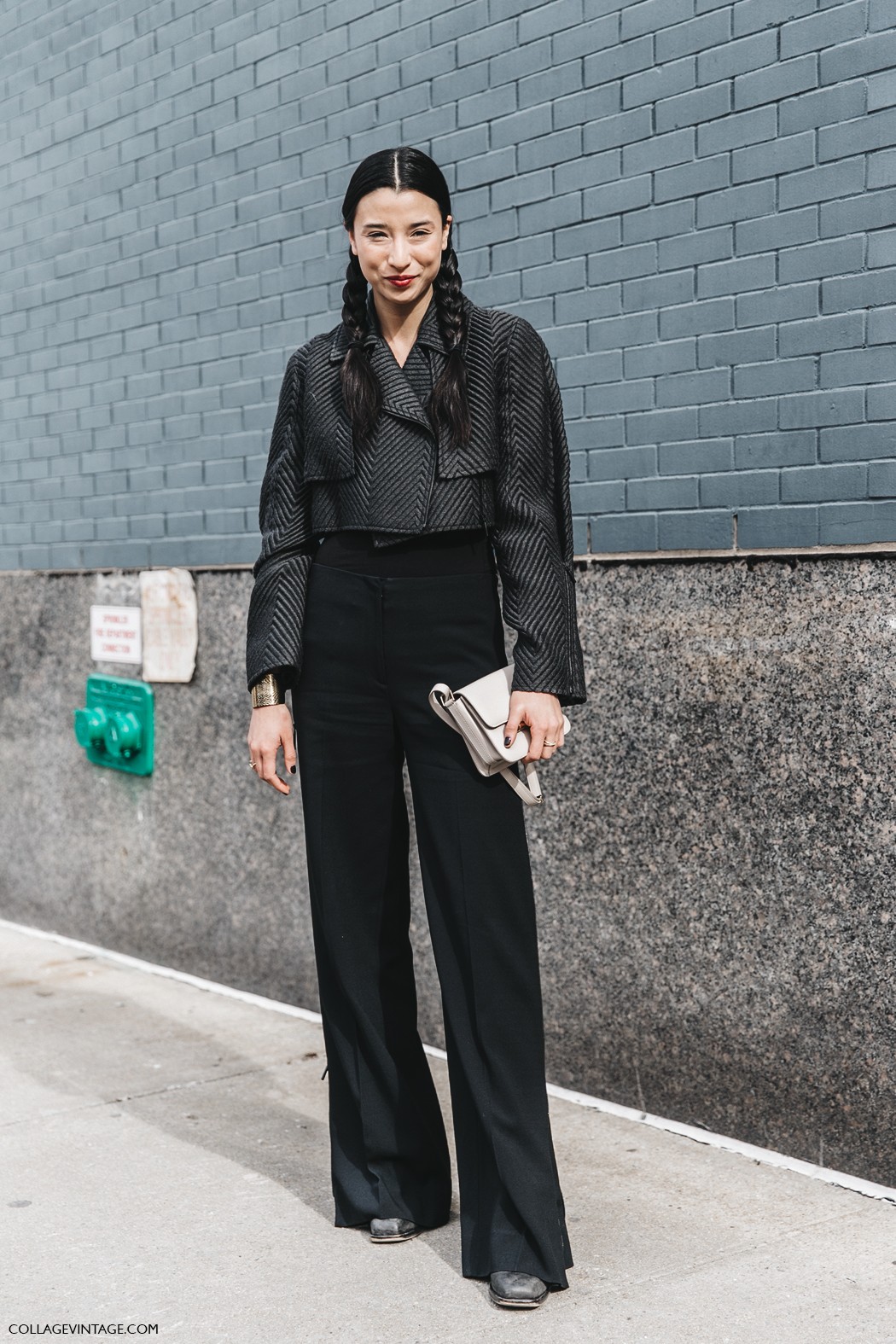 NYFW-New_York_Fashion_Week-Fall_Winter-17-Street_Style-Lily_Kwong-Braids-Black_Outfit-1