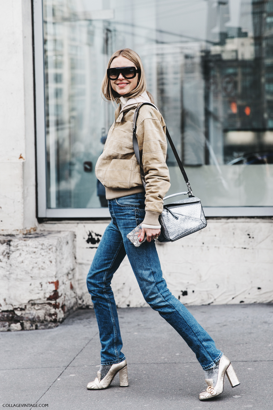 NYFW-New_York_Fashion_Week-Fall_Winter-17-Street_Style-Look_De_Pernille-Suede_Bomber-Loewe_Glitter_Bag-Gucci_Shoes-1