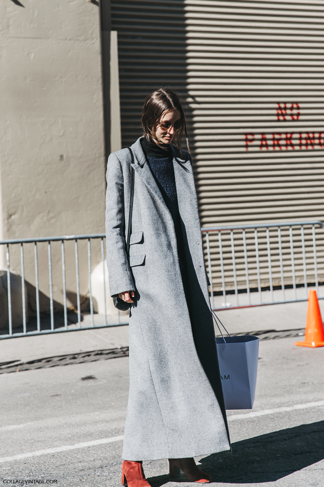 NYFW-New_York_Fashion_Week-Fall_Winter-17-Street_Style-Model-Grey_Long_Coat-Jeans-5