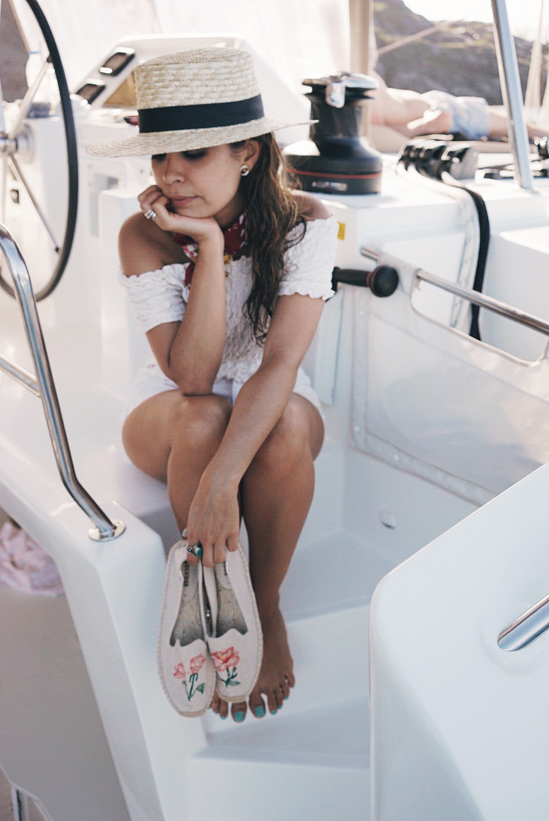 Soludos_Escapes-Boat_Trip-Bikini-Summer_Look-Santorini_Greece-GRLFRND_Jeans-Off_The_Shoulders-Collage_Vintage-Street_Style-Soludos_Espadrilles-132
