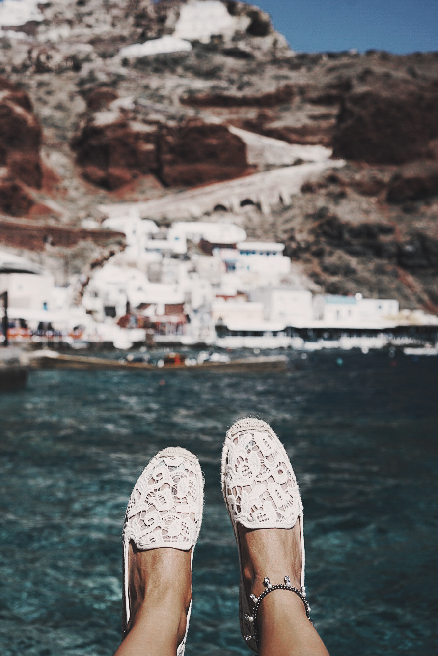 Soludos_Escapes-Boat_Trip-Bikini-Summer_Look-Santorini_Greece-GRLFRND_Jeans-Off_The_Shoulders-Collage_Vintage-Street_Style-Soludos_Espadrilles-15