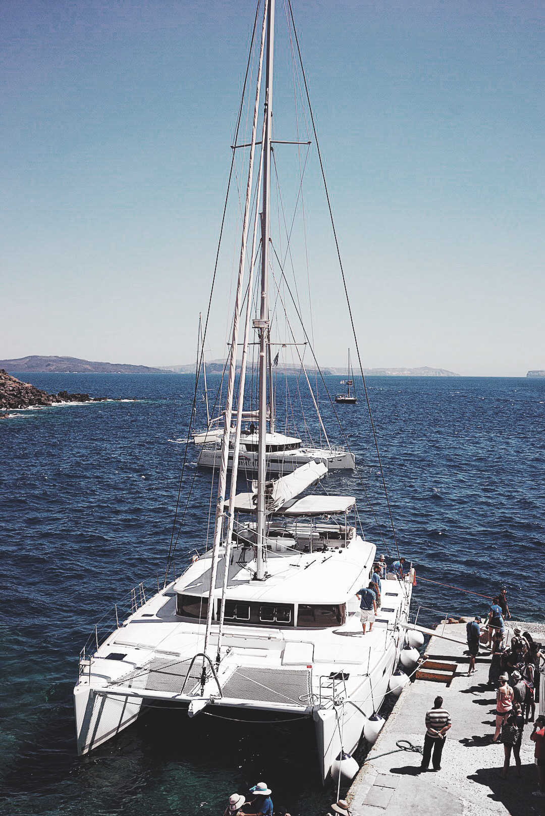 Soludos_Escapes-Boat_Trip-Bikini-Summer_Look-Santorini_Greece-GRLFRND_Jeans-Off_The_Shoulders-Collage_Vintage-Street_Style-Soludos_Espadrilles-40