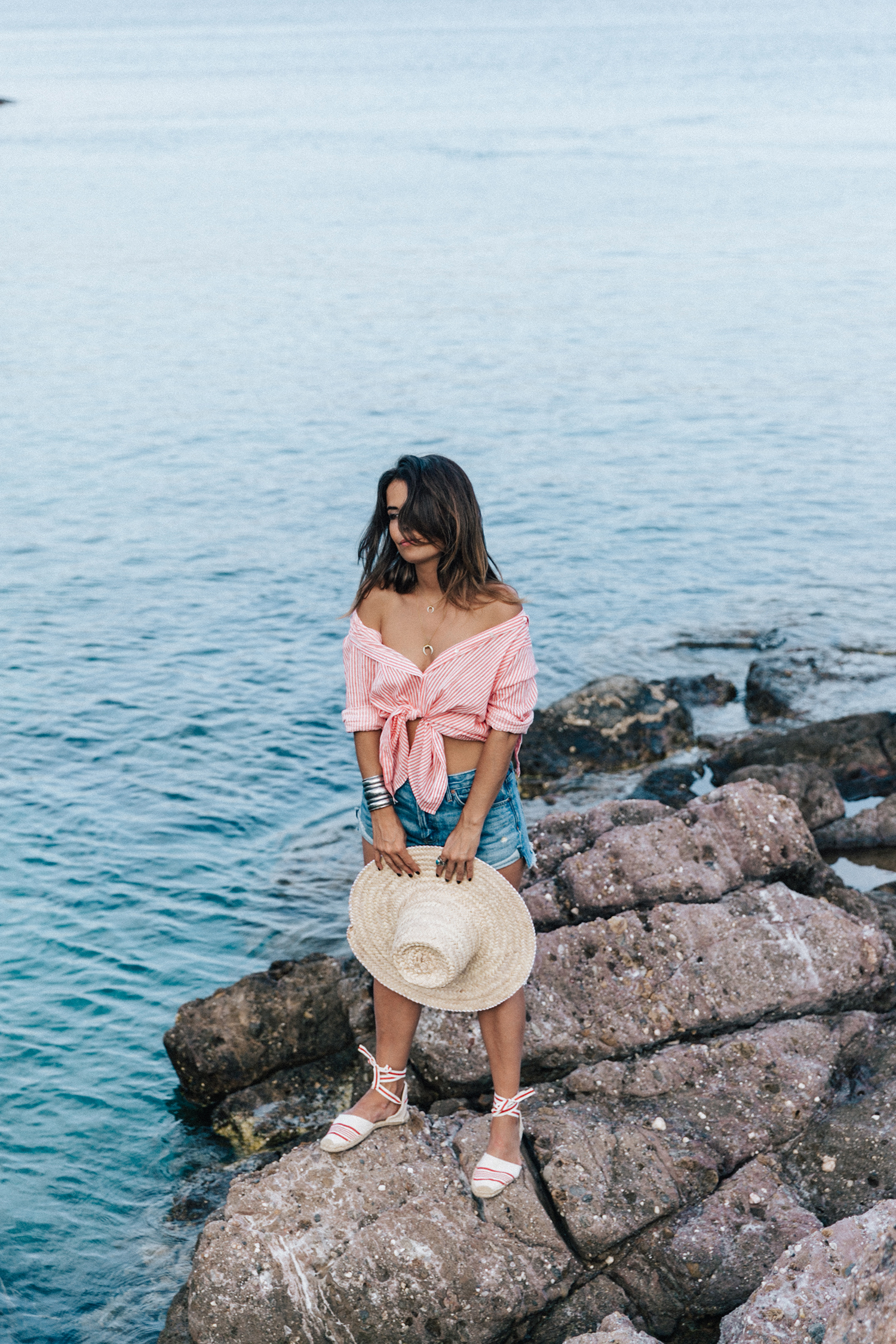 Mykonos-Collage_on_The_Road-Striped_Shirt-GRLFRND_Shorts-Straw_Hat-Denim-Espadrilles-Soludos_Escapes-Greece-Outfit-24