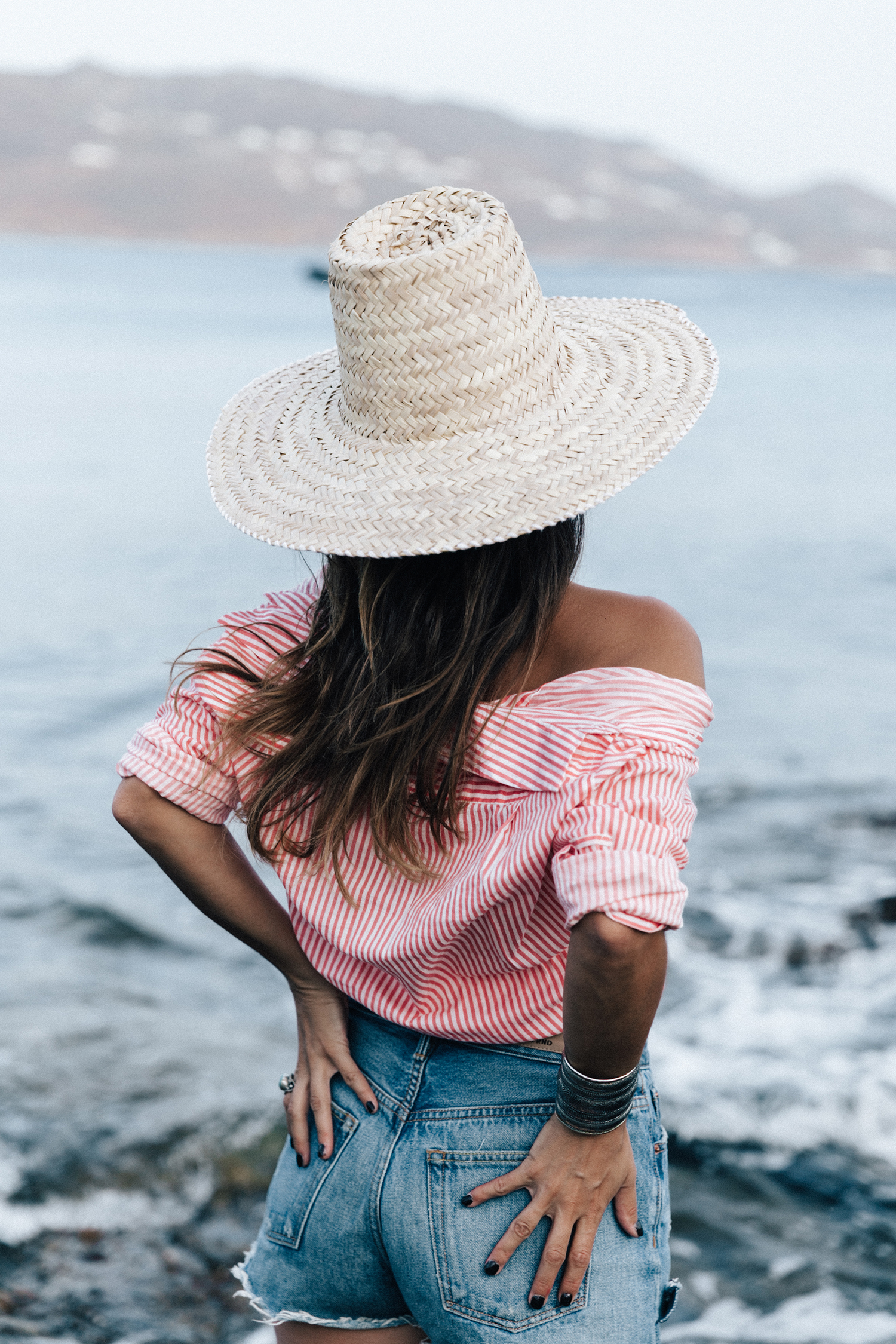 Mykonos-Collage_on_The_Road-Striped_Shirt-GRLFRND_Shorts-Straw_Hat-Denim-Espadrilles-Soludos_Escapes-Greece-Outfit-76