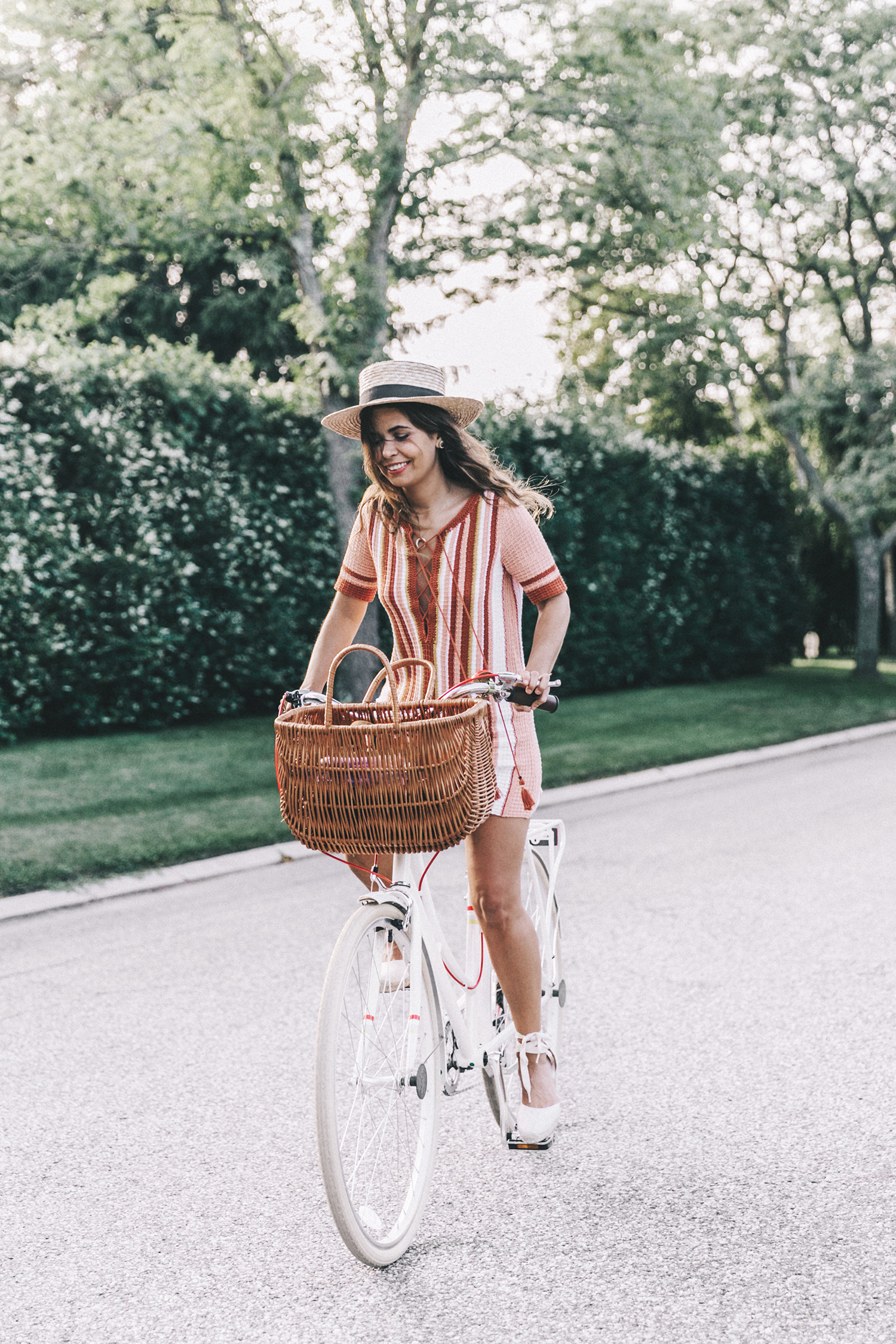 Revolve_in_The_Hamptons-Revolve_Clothing-Collage_Vintage-Free_People_Lace_Dress-Knitted_Dress-Soludos_Espadrilles-Canotier-Hat-Outfit-74