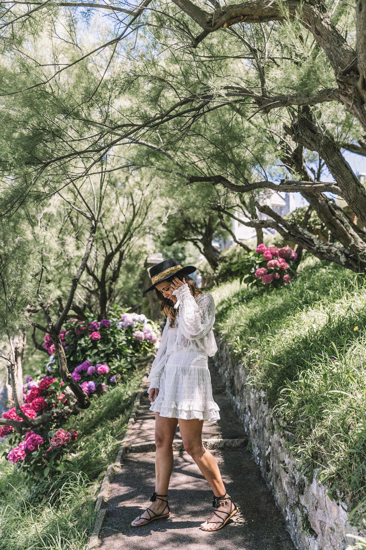 White_Outfit-Denim_Jacket-Lack_Of_Color_Hat-Outfit-Biarritz-Levis-Live_In_Levis-Street_Style-Summer-Boho_Skirt-Collage_Vintage-5