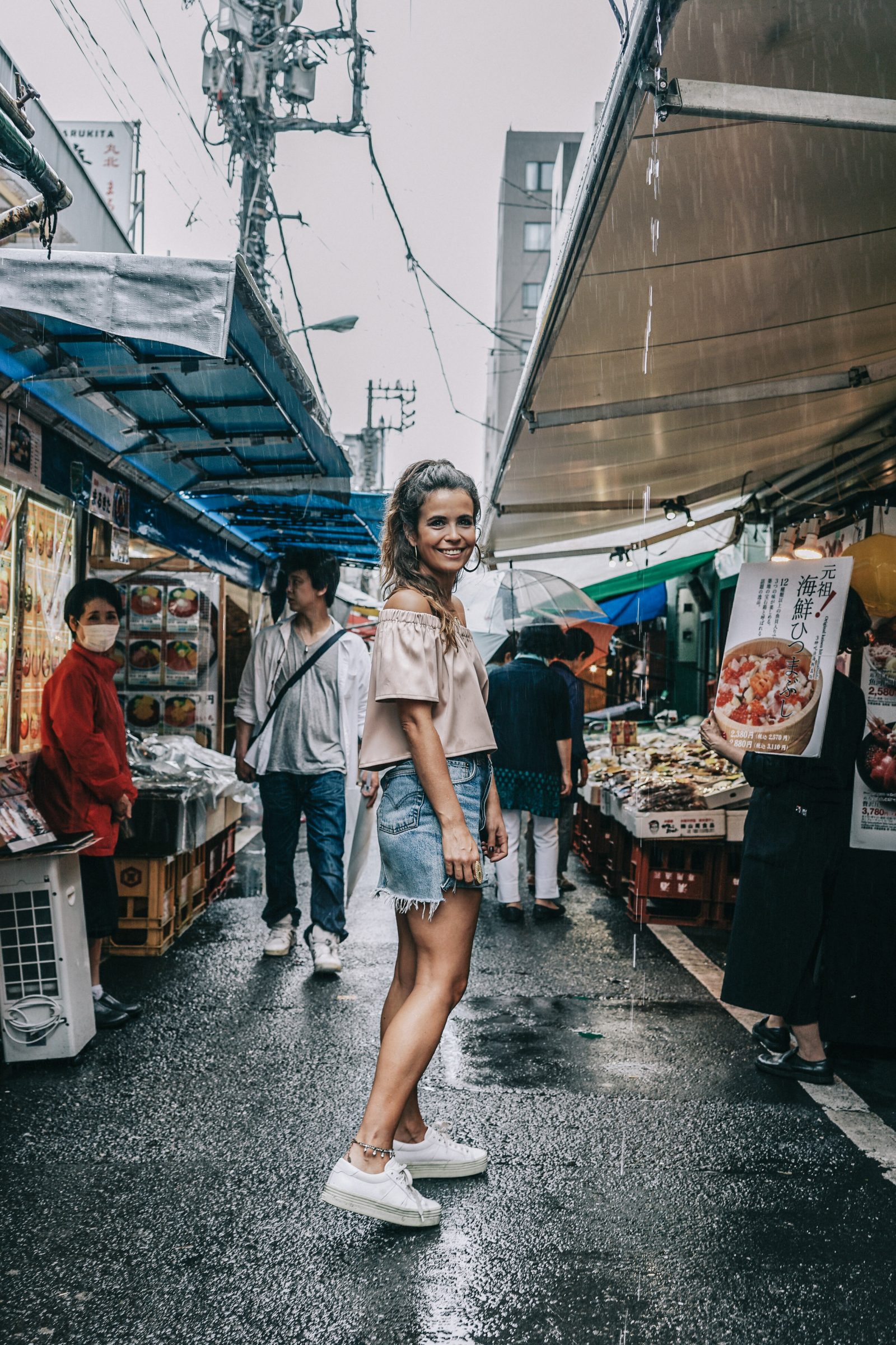 Tokyo_Travel_Guide-Fish_Market-Harajuku-Levis_Denim_Skirt-Off_The_Shoulders_Top-YSL_Sneakers-Outfit-Collage_Vintage-Street_Style-54