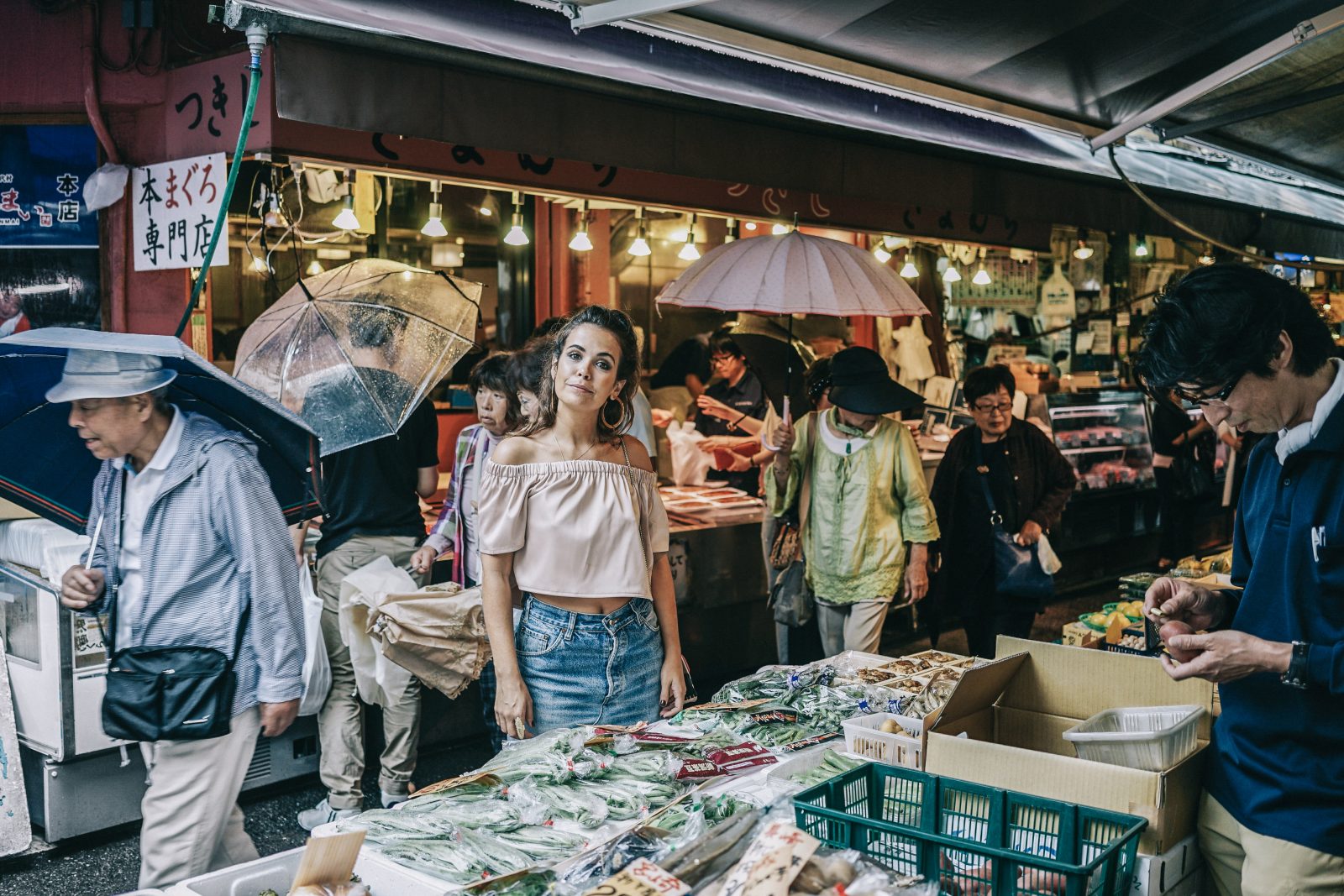 Tokyo_Travel_Guide-Fish_Market-Harajuku-Levis_Denim_Skirt-Off_The_Shoulders_Top-YSL_Sneakers-Outfit-Collage_Vintage-Street_Style-70