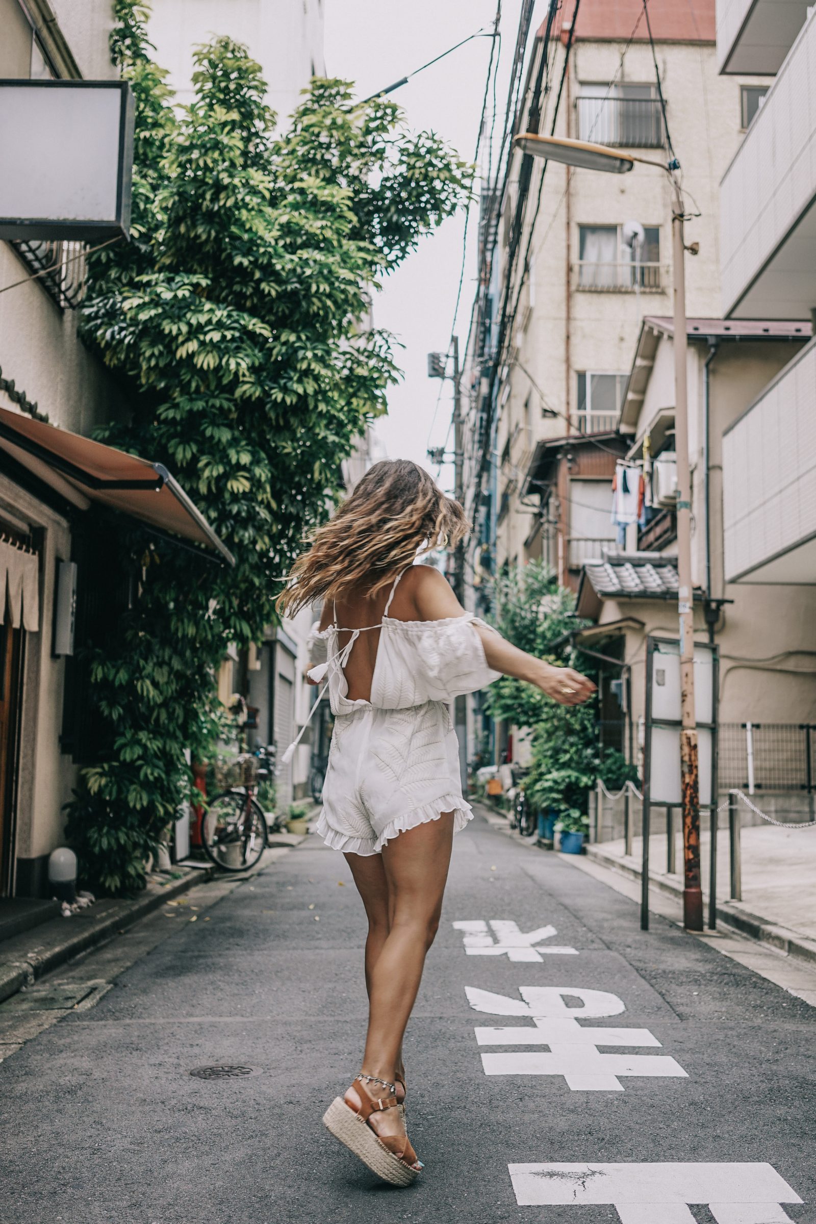 tokyo_travel_guide-outfit-collage_vintage-street_style-lovers_and_friends_jumpsuit-white_outfit-espadrilles-backpack-levis_denim_jacket-akihabara-79