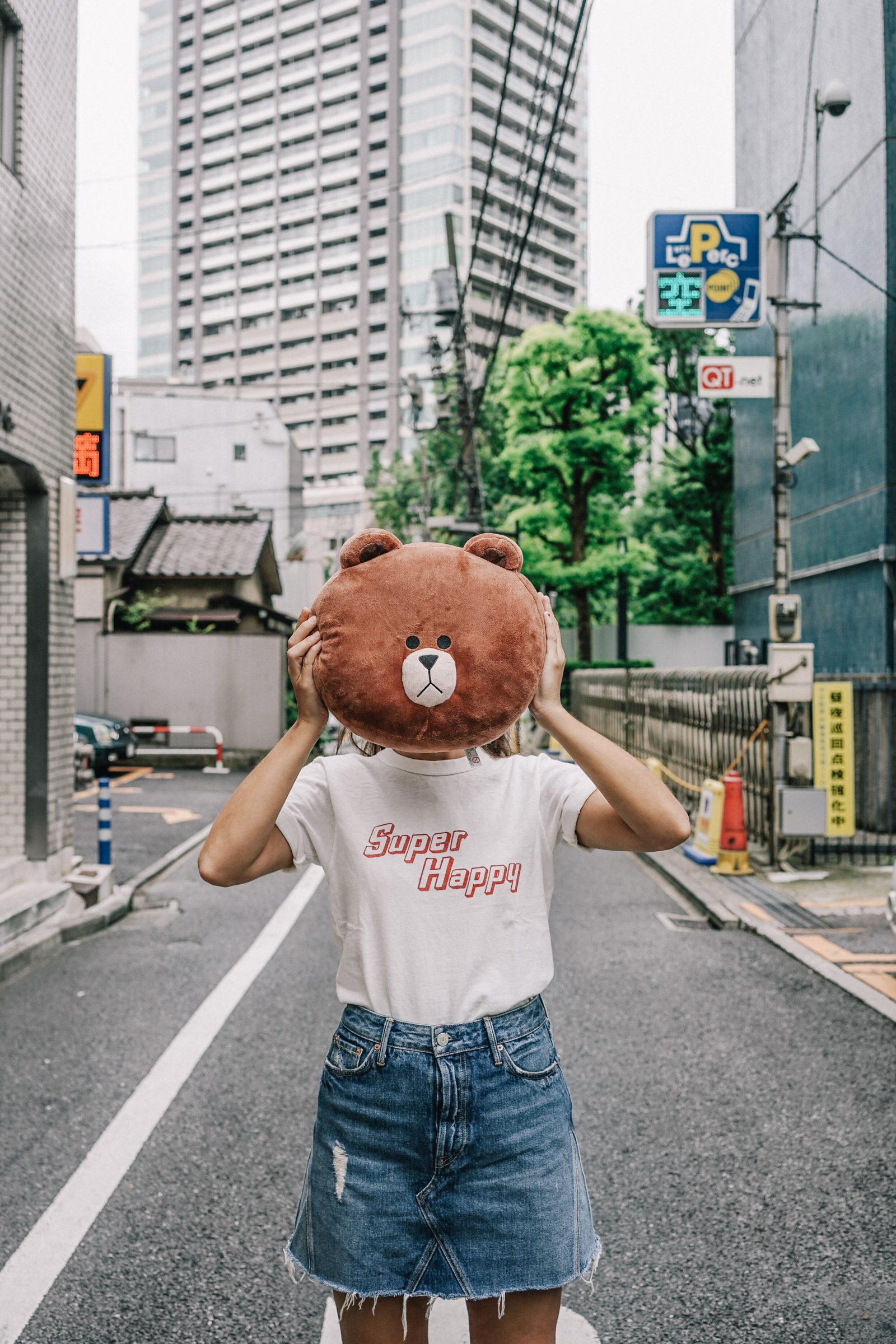 tokyo_travel_guide-outfit-collage_vintage-street_style-super_happy_top-line_friends-levis_vintage-tokyo_shopping-11