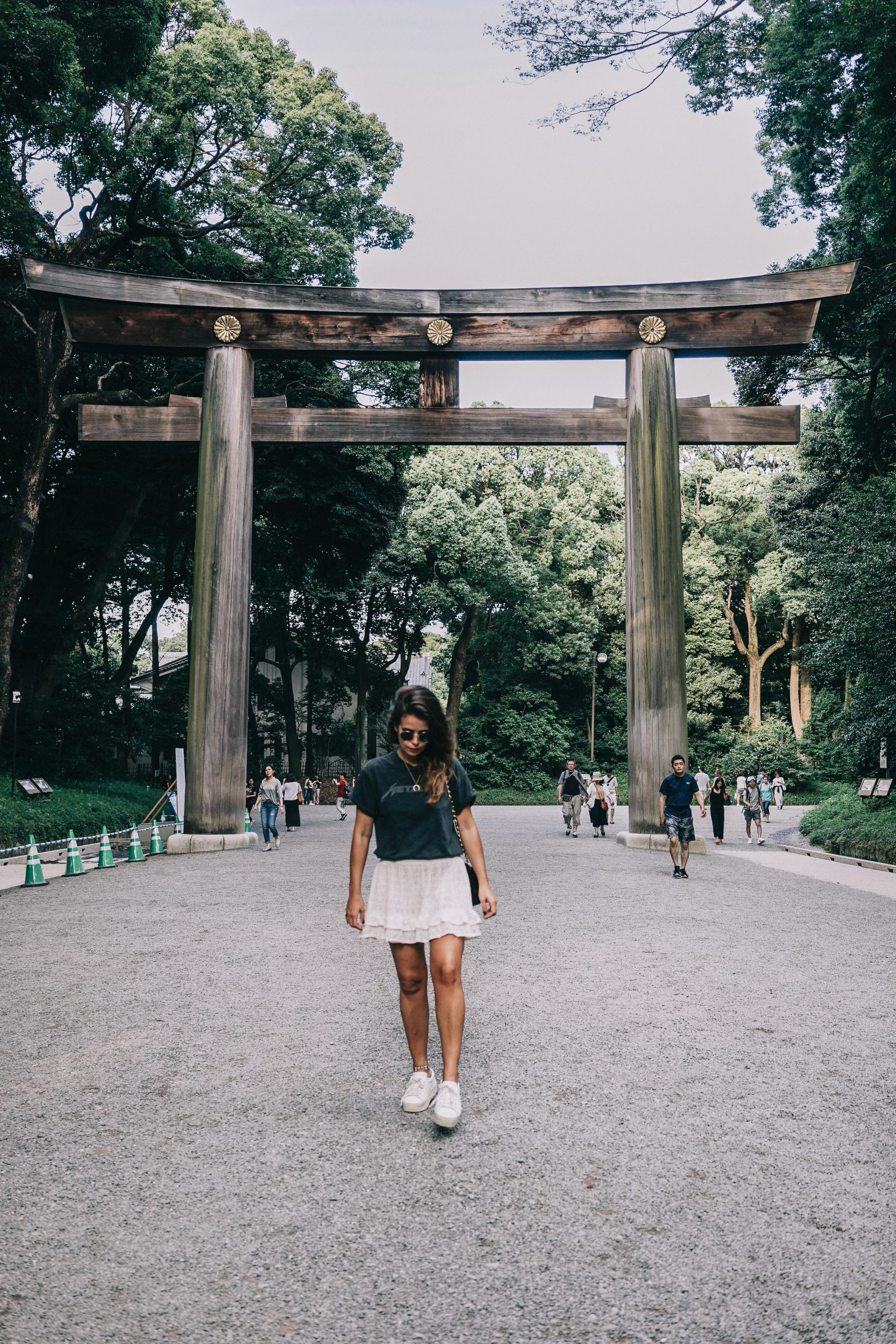 Tokyo_Travel_Guide-Outfit-Collage_Vintage-Street_Style-Top_Mettalica-Brandy_Melville-White_Skirt-Chanel_Vintage-Sneakers-61