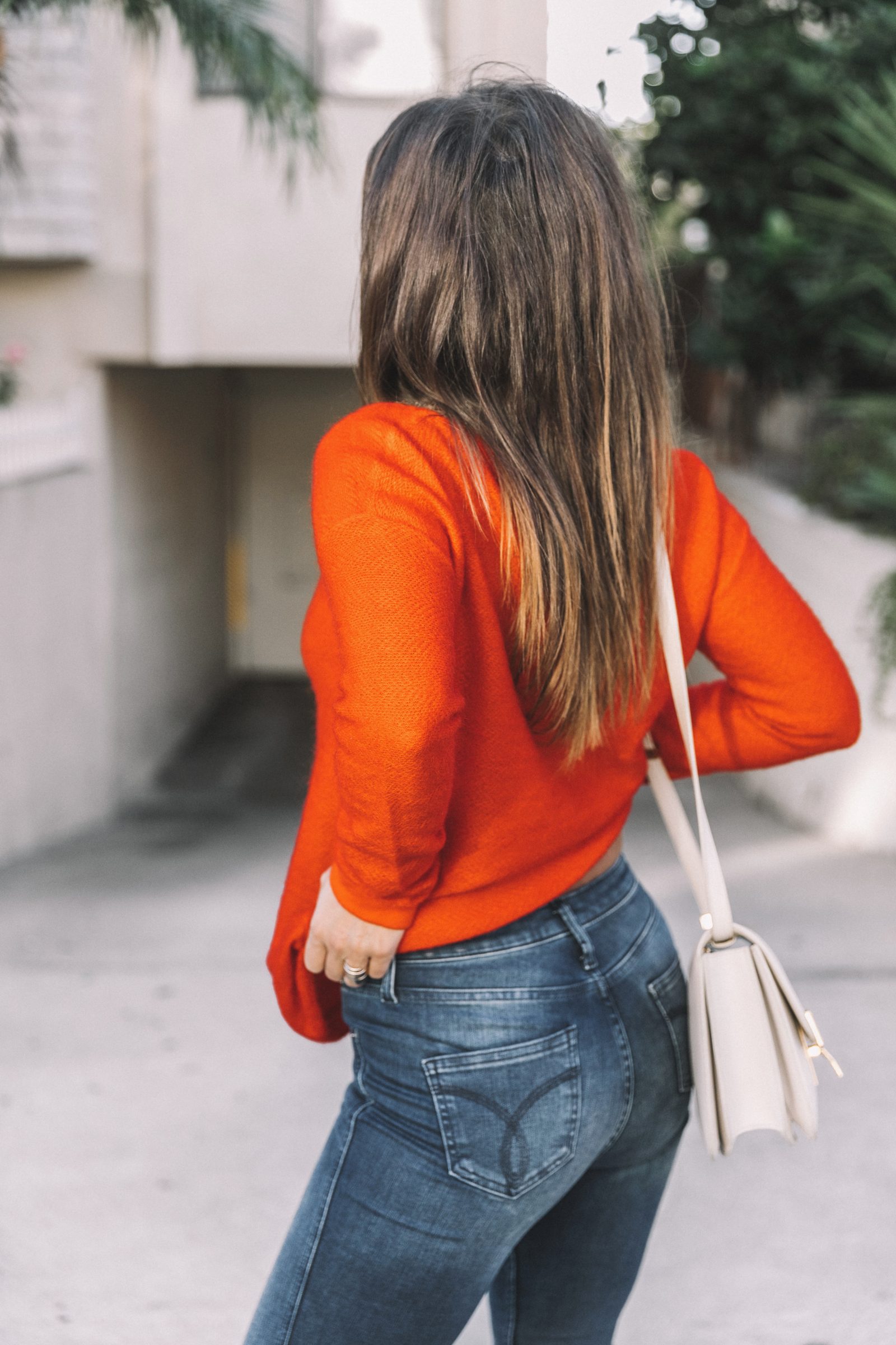 calvin_klein_outfit-ck_sculpted_jeans-denim-trench-orange_sweater-gold_shoes-celine_box_bag-outfit-street_style-los_angeles-collage_vintage-72