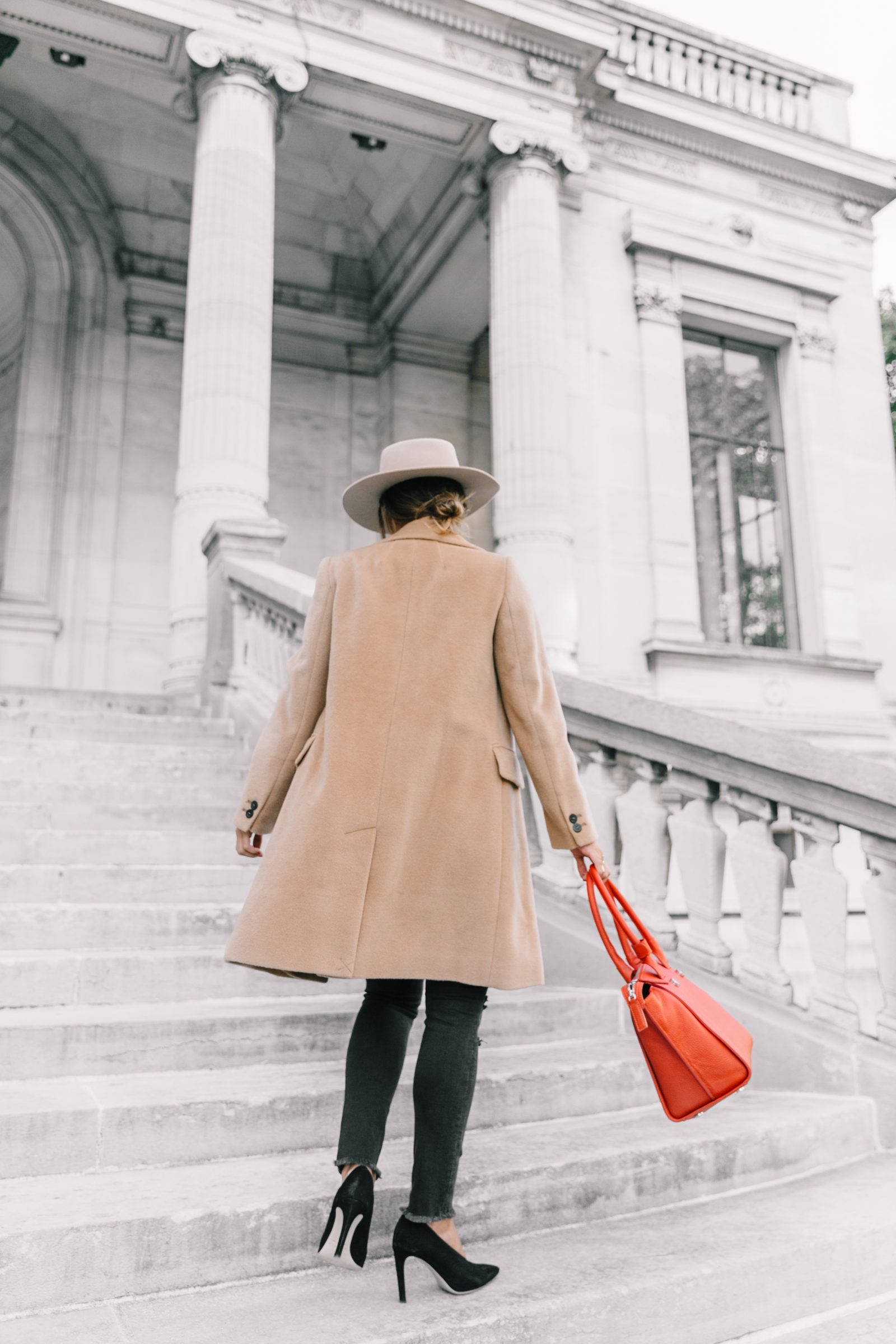 pfw-paris_fashion_week_ss17-street_style-outfits-collage_vintage-max_and_co-camel_coat-orange_bag-skinny_jeans-sandro_shoes-hat-sincerely_jules_jeans-12