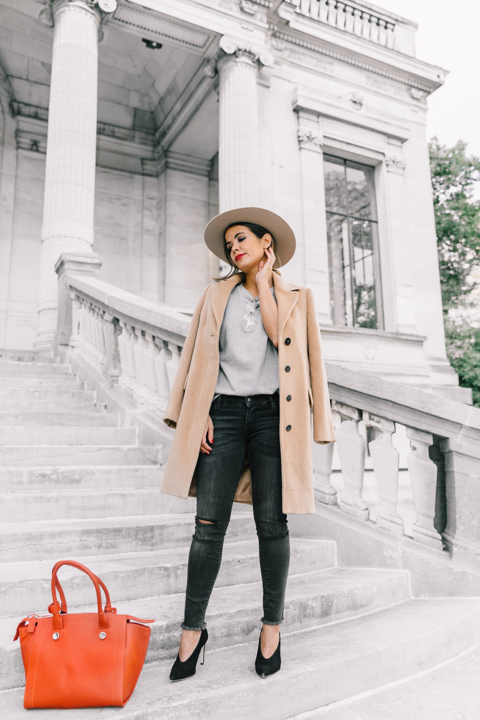 pfw-paris_fashion_week_ss17-street_style-outfits-collage_vintage-max_and_co-camel_coat-orange_bag-skinny_jeans-sandro_shoes-hat-sincerely_jules_jeans-7