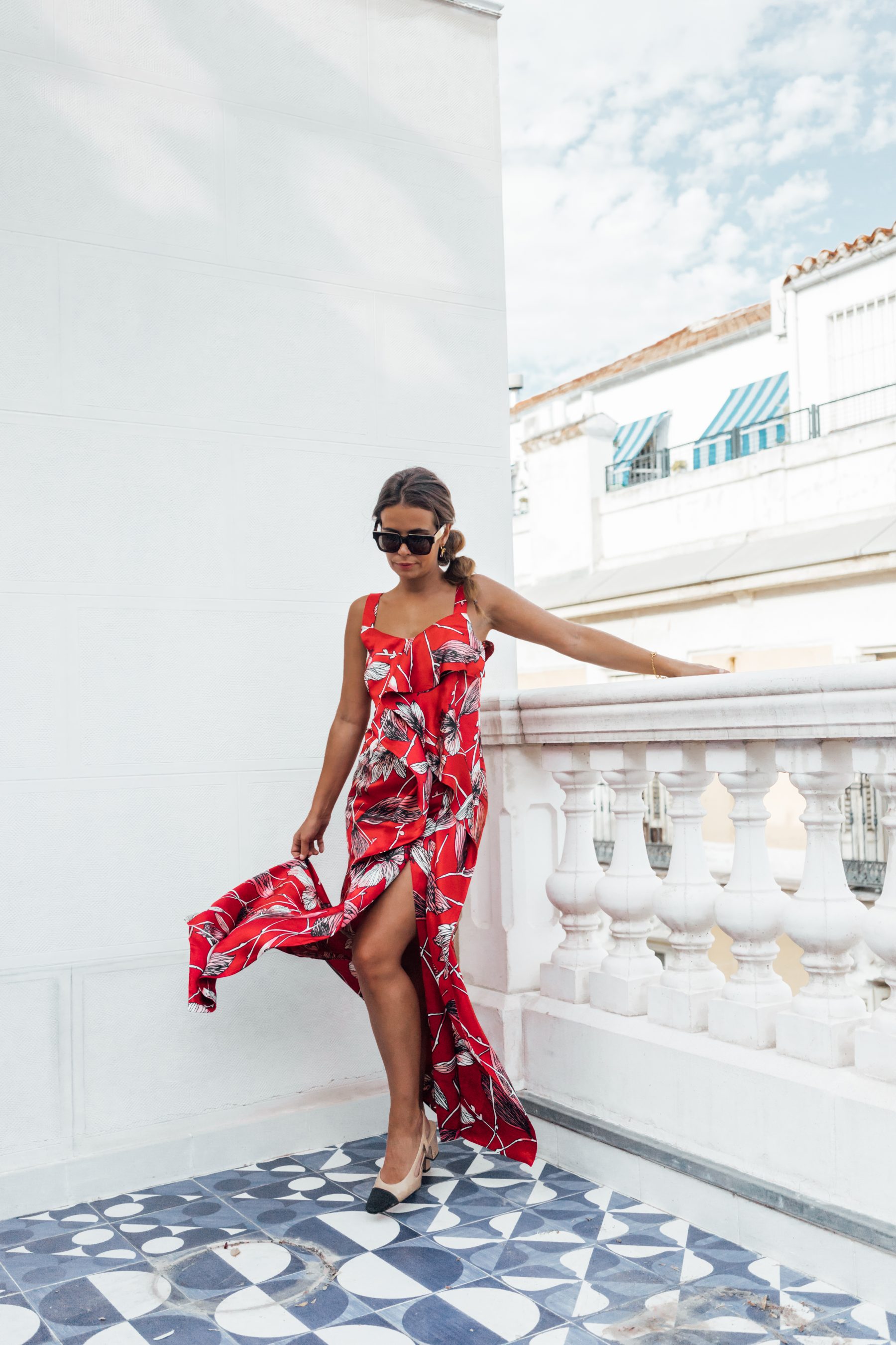 Lakeside House With Artistic Wooden Cube Sculpture